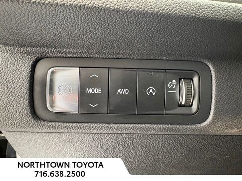 Used 2024 Chevrolet Traverse LT image 14