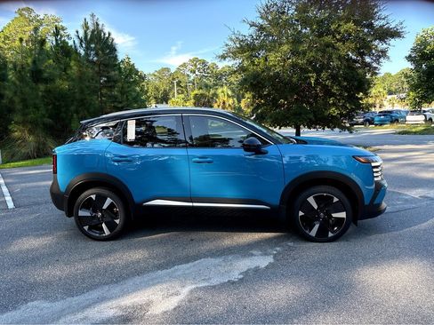 New 2025 Nissan Kicks SR image 32