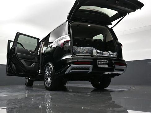 New 2026 INFINITI QX80 Luxe image 40