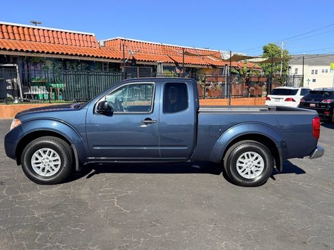 Used 2017 Nissan Frontier SV w/ SV Value Truck Package AWD/4WD image 8