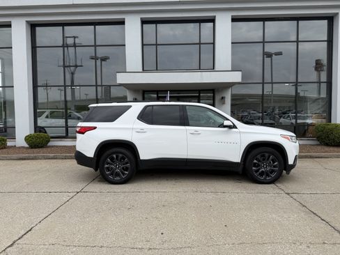Used 2019 Chevrolet Traverse RS w/ LPO, Floor Liner Package FWD image 3