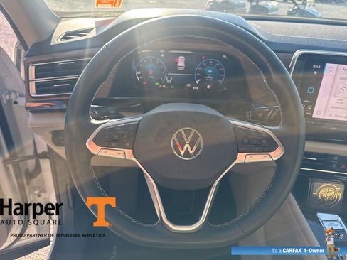 Used 2025 Volkswagen Atlas SE image 17