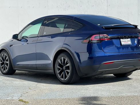 Used 2023 Tesla Model X image 5