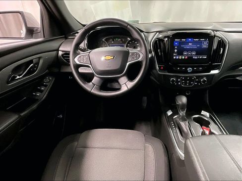 Used 2023 Chevrolet Traverse LT image 18