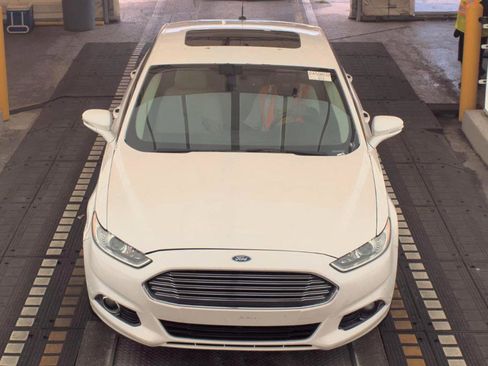 Used 2016 Ford Fusion Titanium FWD image 2
