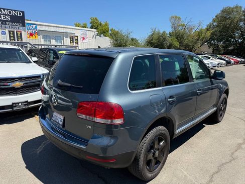 Used 2006 Volkswagen Touareg V6 AWD/4WD image 4