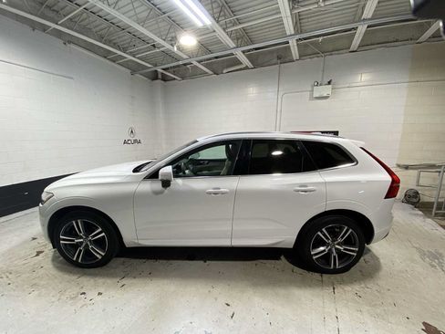Used 2019 Volvo XC60 T5 Momentum w/ Multimedia Package AWD/4WD image 3