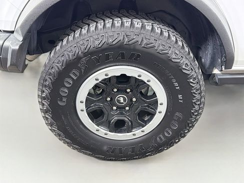 Used 2023 Ford Bronco Badlands image 35