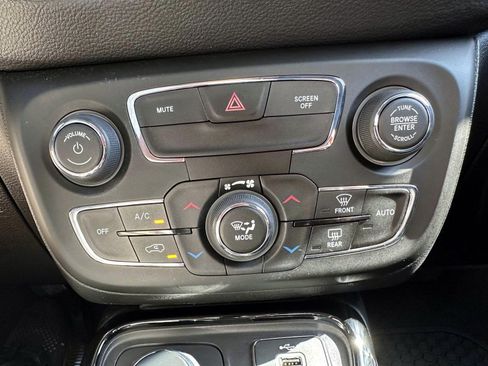 Used 2020 Jeep Compass Latitude AWD/4WD image 23