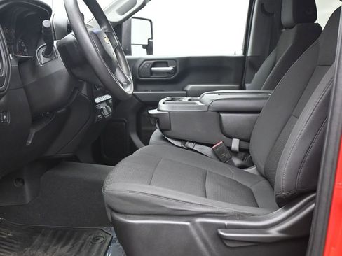 Used 2020 Chevrolet Silverado 2500 Custom w/ Custom Value Package AWD/4WD image 13