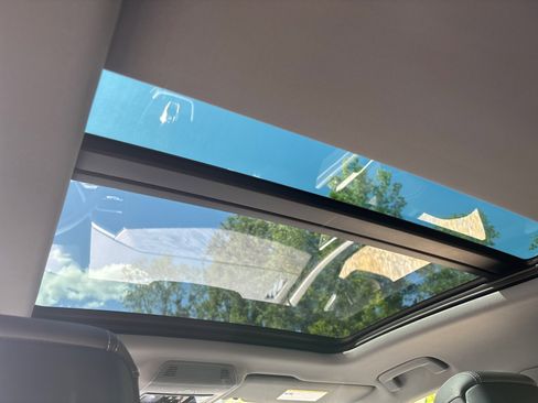 Used 2025 Audi Q4 e-tron Premium Plus image 25