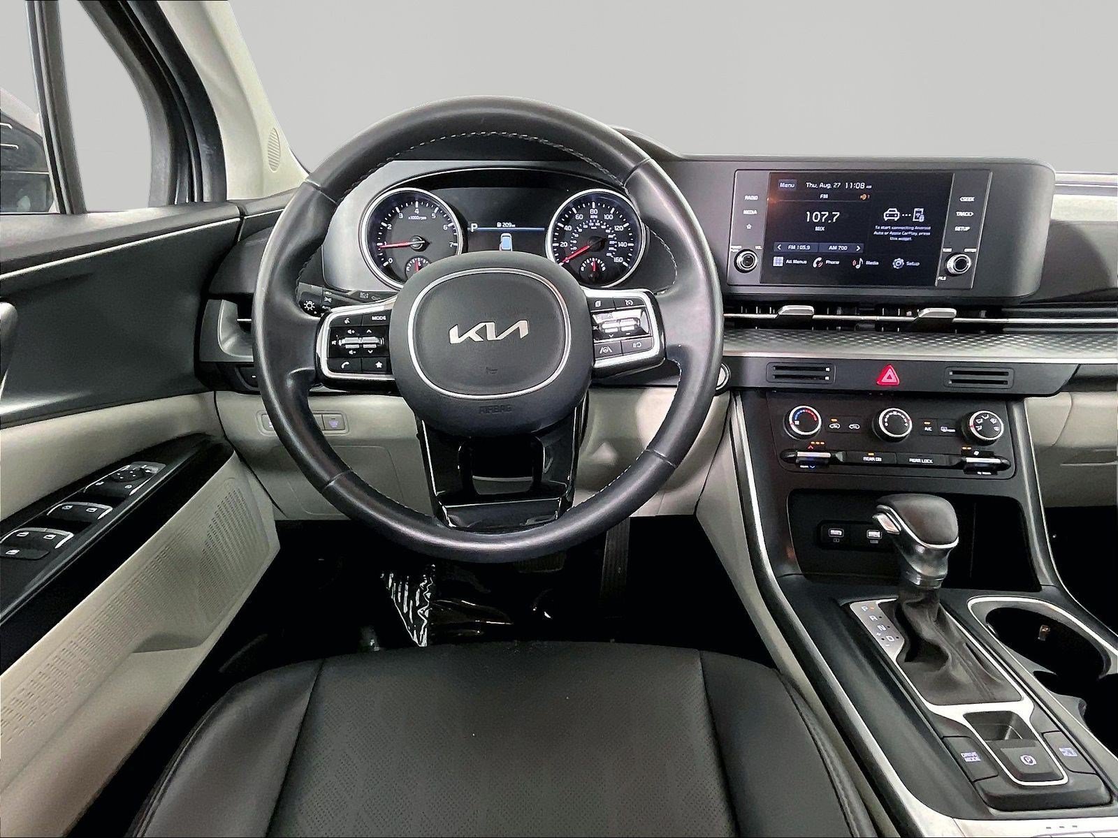 Used 2023 Kia Carnival LX FWD image 8