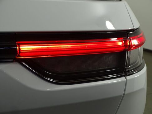 New 2025 Jeep Grand Cherokee Laredo image 37