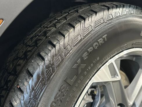 Used 2025 Chevrolet Blazer LT image 12