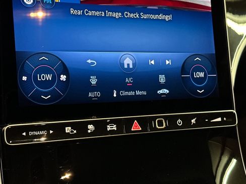 Used 2025 Mercedes-Benz GLC 350e 4MATIC image 20