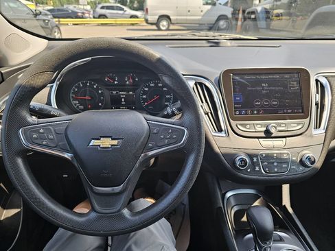 Used 2021 Chevrolet Malibu LT FWD image 15