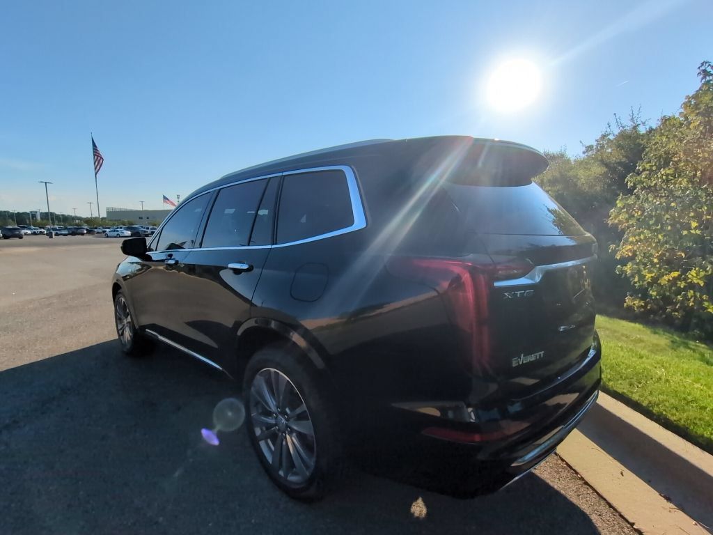 Used 2022 Cadillac XT6 Premium Luxury FWD image 5