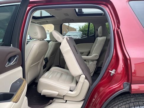 Used 2018 GMC Acadia Denali w/ Technology Package AWD/4WD image 29