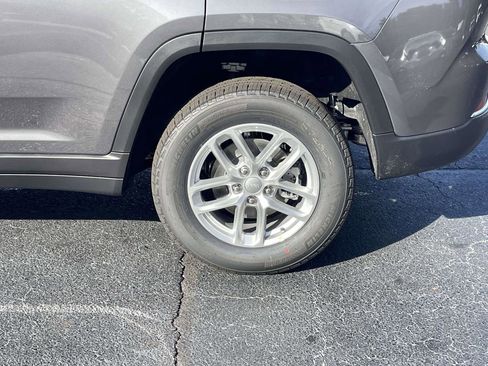 New 2025 Jeep Grand Cherokee Laredo X image 30