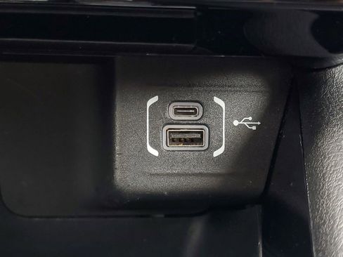 Used 2025 Jeep Compass Limited image 23