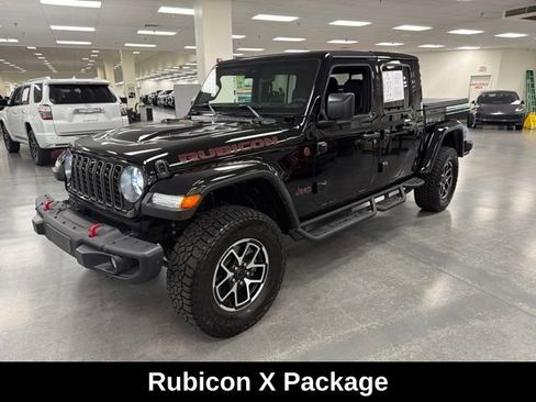 Used 2024 Jeep Gladiator Rubicon AWD/4WD image 3