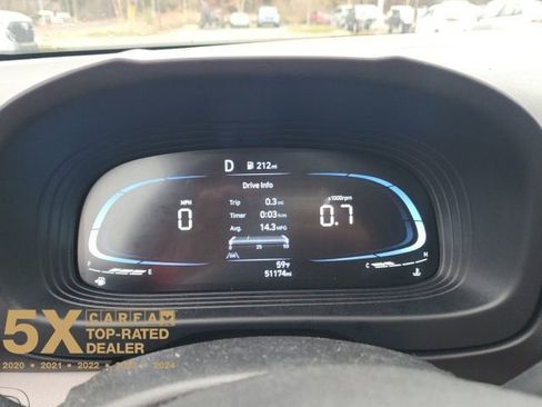 Used 2024 Hyundai Venue SEL image 29