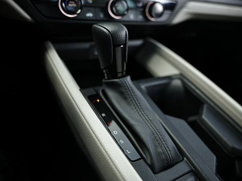 Used 2023 Honda Accord LX image 38