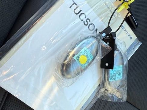 Used 2025 Hyundai Tucson Limited AWD/4WD image 56