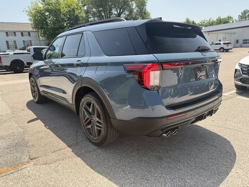 Used 2025 Ford Explorer ST AWD/4WD image 7