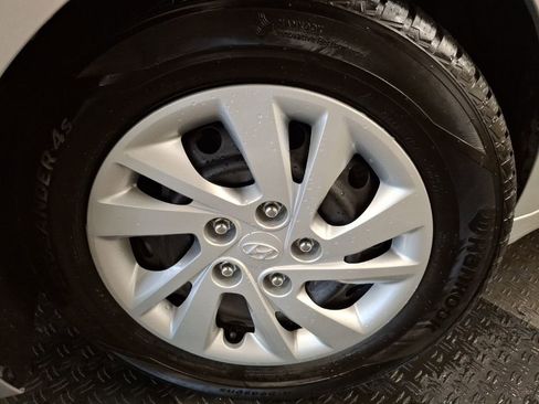 Used 2018 Hyundai Elantra SE image 4