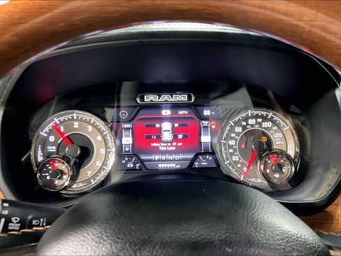 Used 2022 RAM 1500 Limited w/ Body Color Bumper Group AWD/4WD image 26