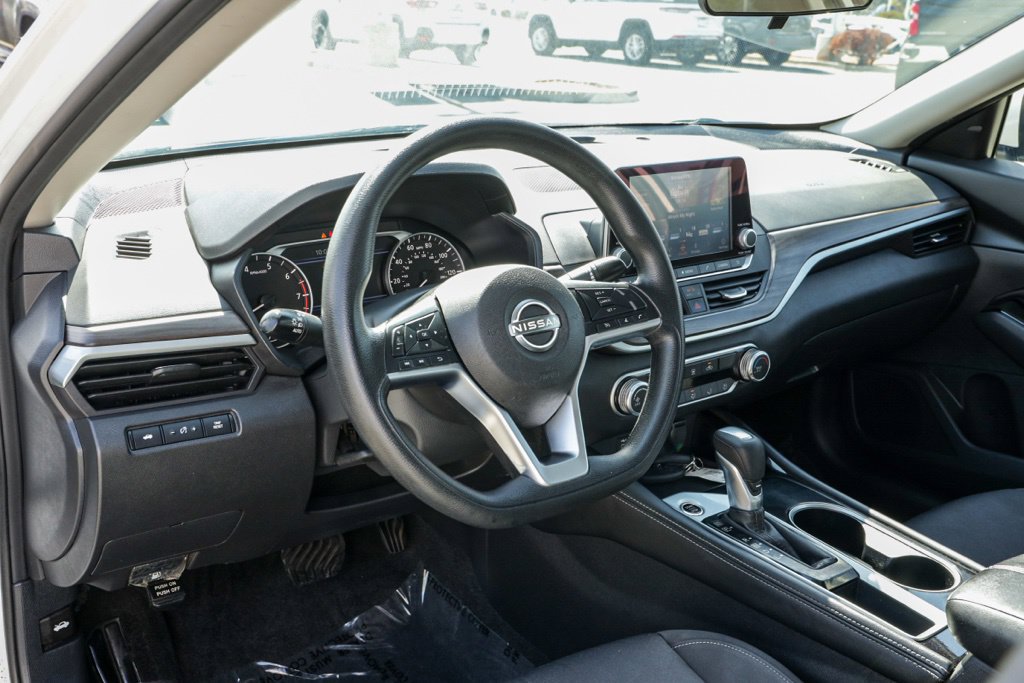 Used 2023 Nissan Altima 2.5 SV FWD image 54