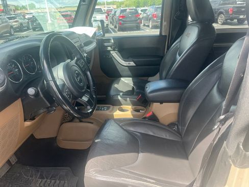 Used 2016 Jeep Wrangler Sahara w/ Dual Top Group AWD/4WD image 9