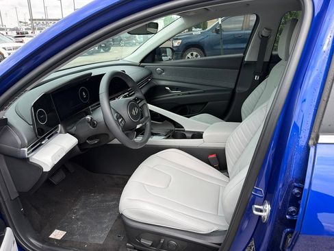 Used 2026 Hyundai Elantra Limited FWD image 8