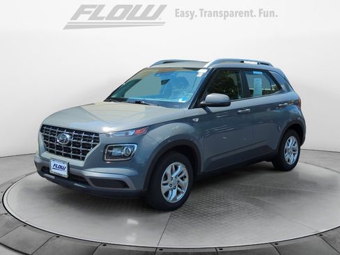 Used 2020 Hyundai Venue SEL FWD image 3