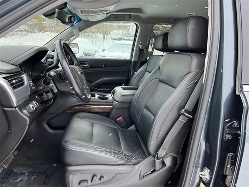 Used 2019 Chevrolet Suburban LT image 9