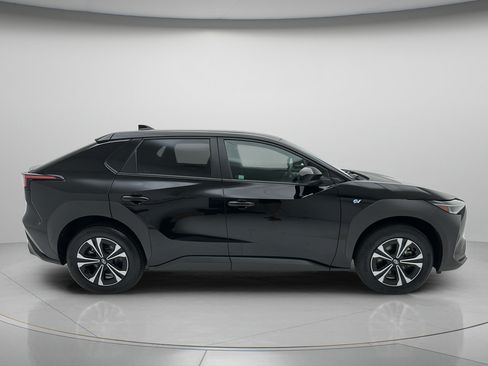 Used 2023 Subaru Solterra AWD image 3