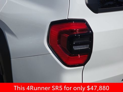 Used 2026 Toyota 4Runner SR5 image 40