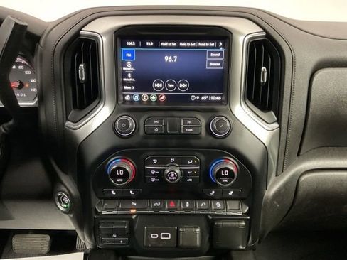 Certified 2022 Chevrolet Silverado 1500 LT Trail Boss w/ Convenience Package II image 17