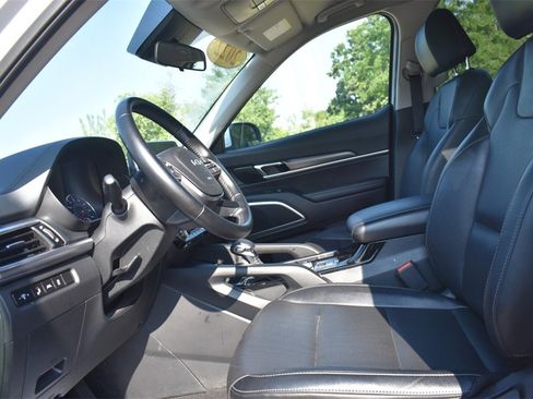Used 2022 Kia Telluride LX image 22