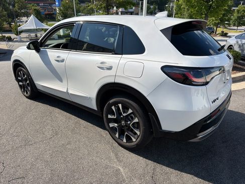 Used 2026 Honda HR-V EX-L image 11