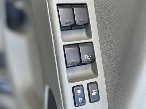 Used 2020 Nissan Frontier SV w/ Midnight Edition Floor Mats RWD image 23