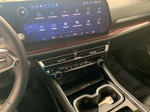 Used 2024 Chevrolet Traverse Z71 w/ Enhanced Driving Package image 28