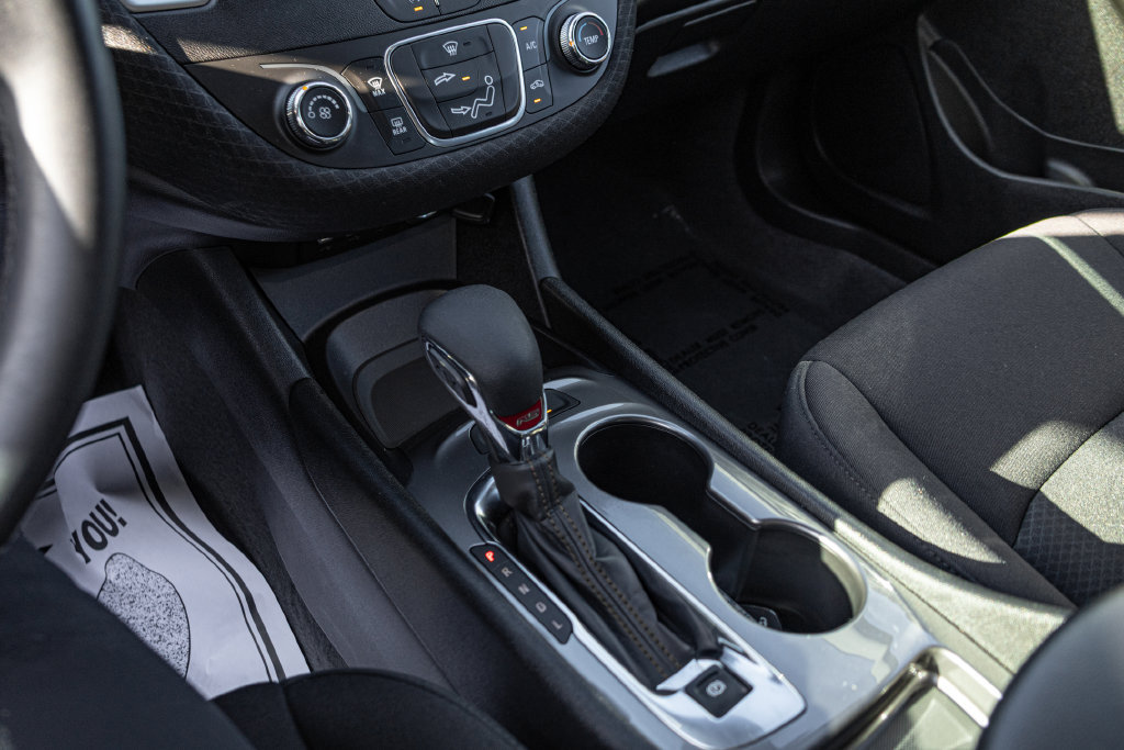 Used 2025 Chevrolet Malibu RS FWD image 19