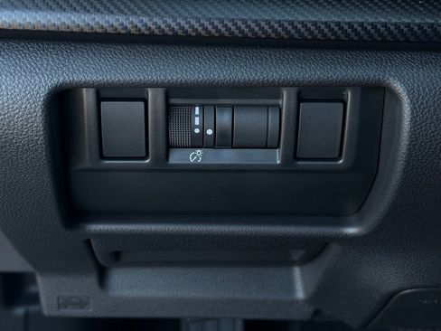 Used 2025 Subaru Crosstrek 2.0i Premium image 23