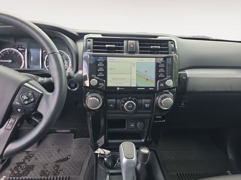 Used 2021 Toyota 4Runner TRD Off-Road Premium w/ Moonroof Package AWD/4WD image 10