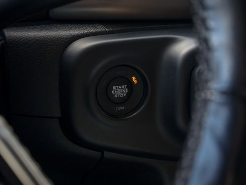 Used 2021 Jeep Gladiator Willys image 19