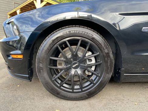 Used 2014 Ford Mustang GT Premium w/ Electronics Package RWD image 10