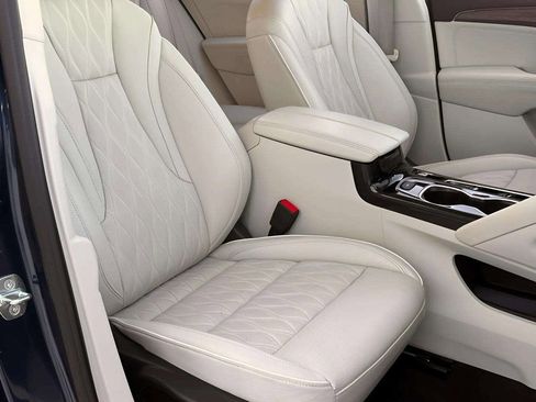 Used 2023 Buick Envision Avenir image 36