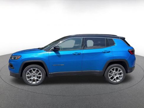 Used 2025 Jeep Compass Limited AWD/4WD image 8